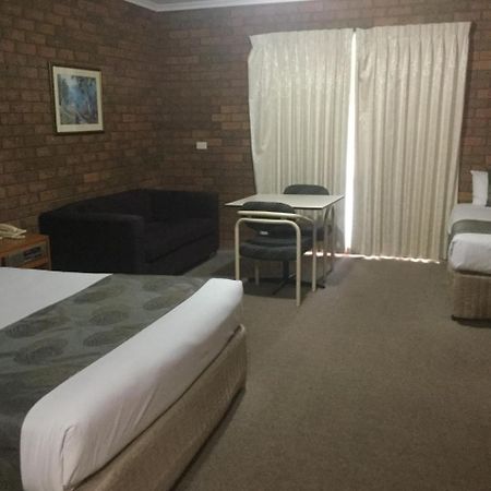 Sportslander Motor Inn Moama Exterior photo
