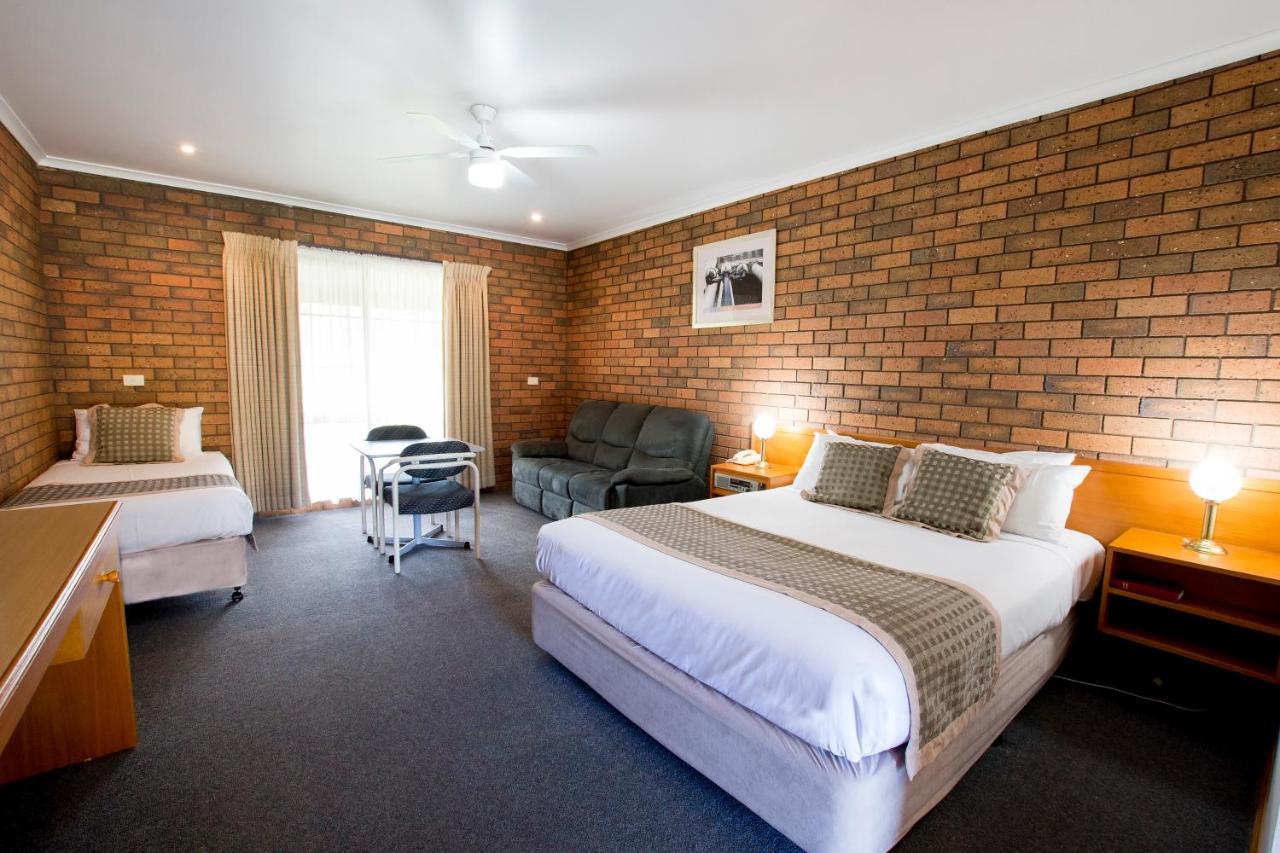 Sportslander Motor Inn Moama Exterior photo