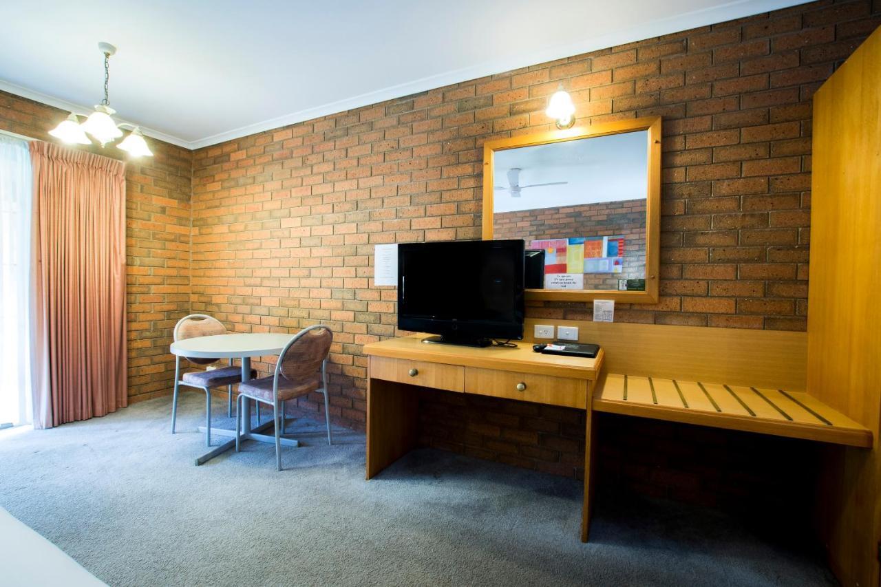 Sportslander Motor Inn Moama Exterior photo