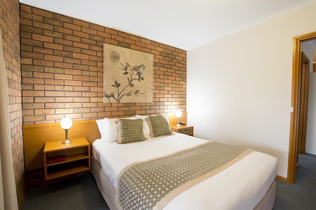Sportslander Motor Inn Moama Exterior photo