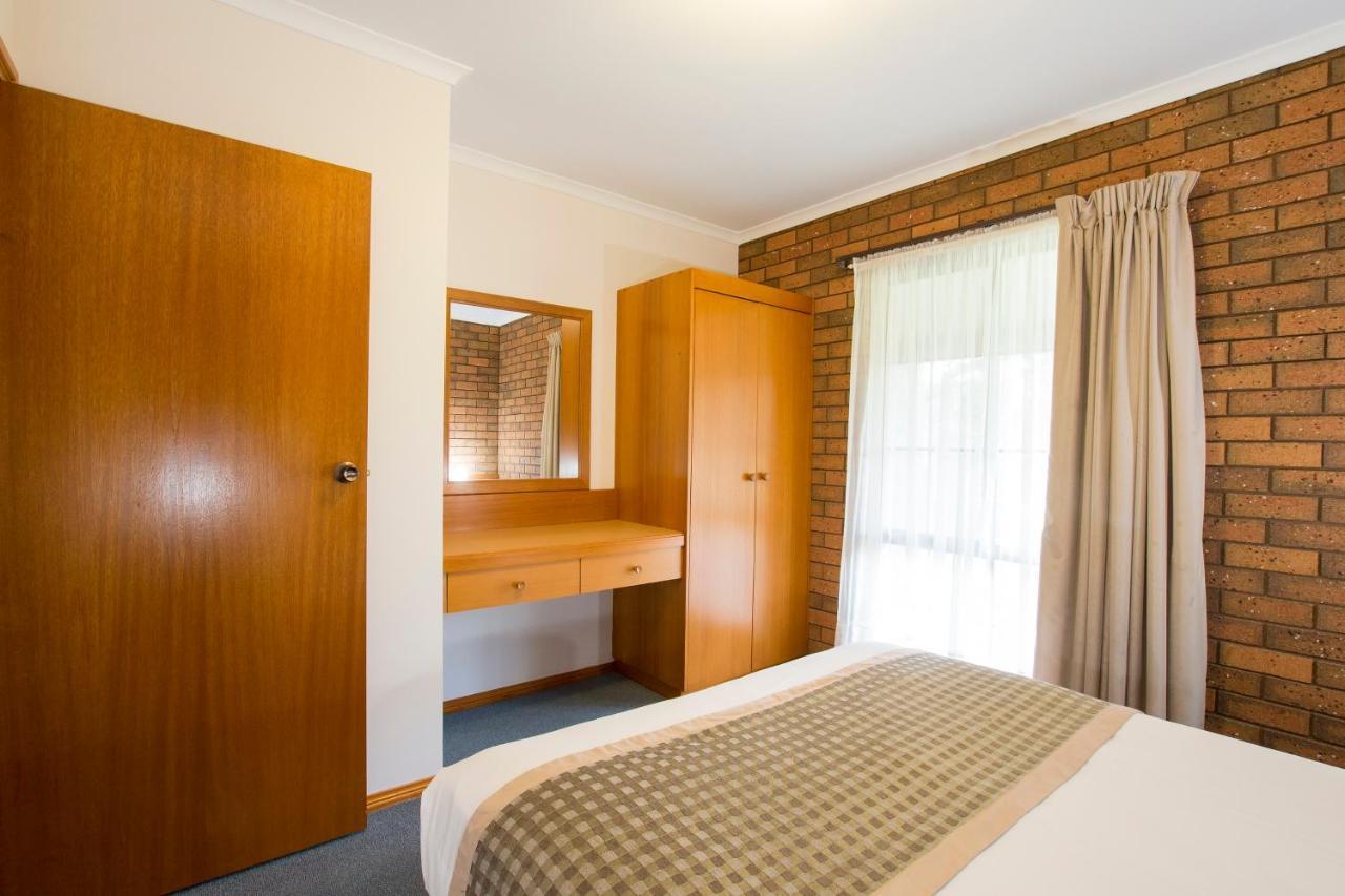 Sportslander Motor Inn Moama Exterior photo