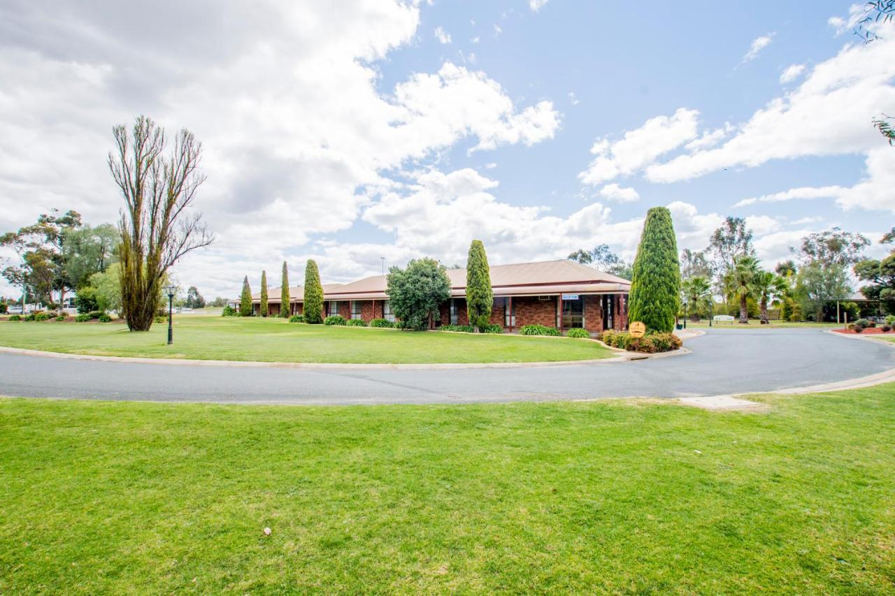 Sportslander Motor Inn Moama Exterior photo