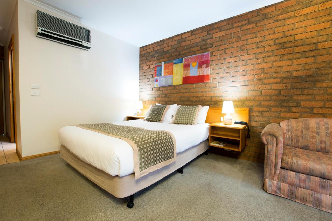 Sportslander Motor Inn Moama Exterior photo