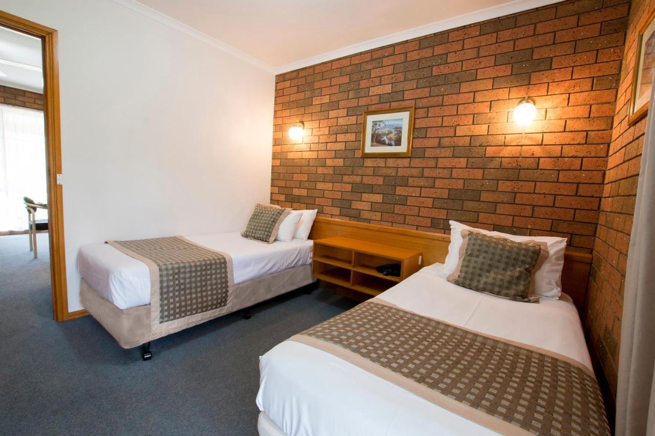 Sportslander Motor Inn Moama Exterior photo