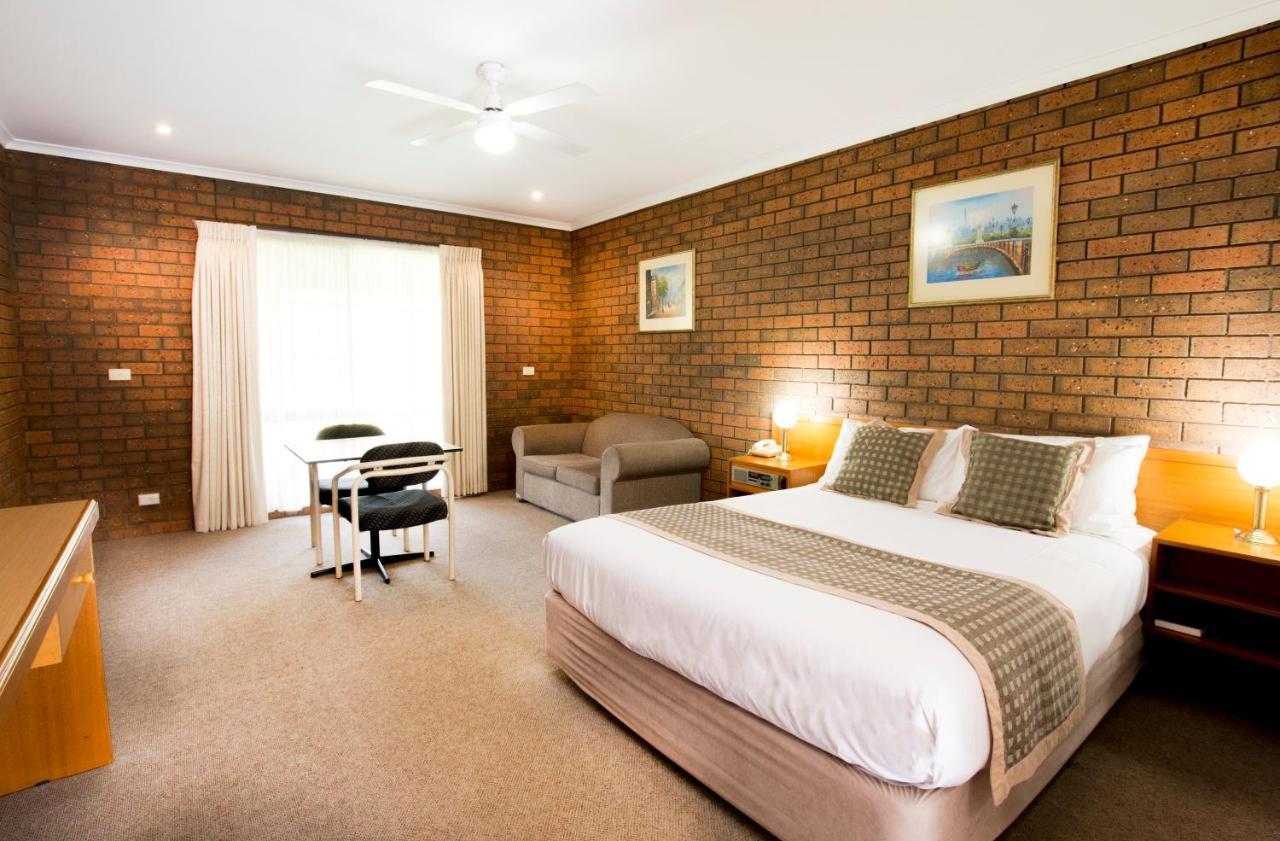 Sportslander Motor Inn Moama Exterior photo