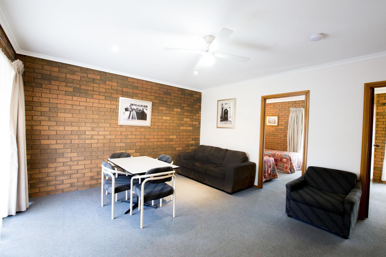 Sportslander Motor Inn Moama Exterior photo