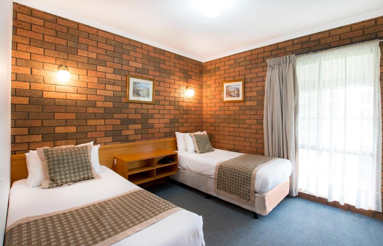 Sportslander Motor Inn Moama Exterior photo